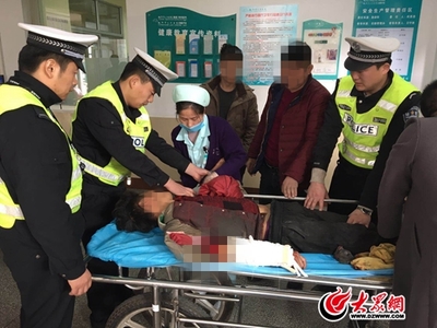 争分夺秒!临沂经开区交警紧急护送手部断裂伤者就医